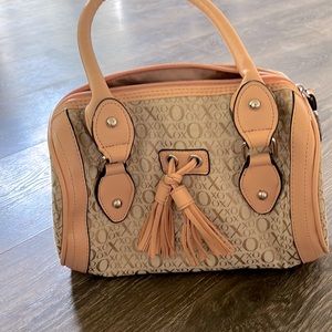 XOXO handbag (GREAT CONDITION!)